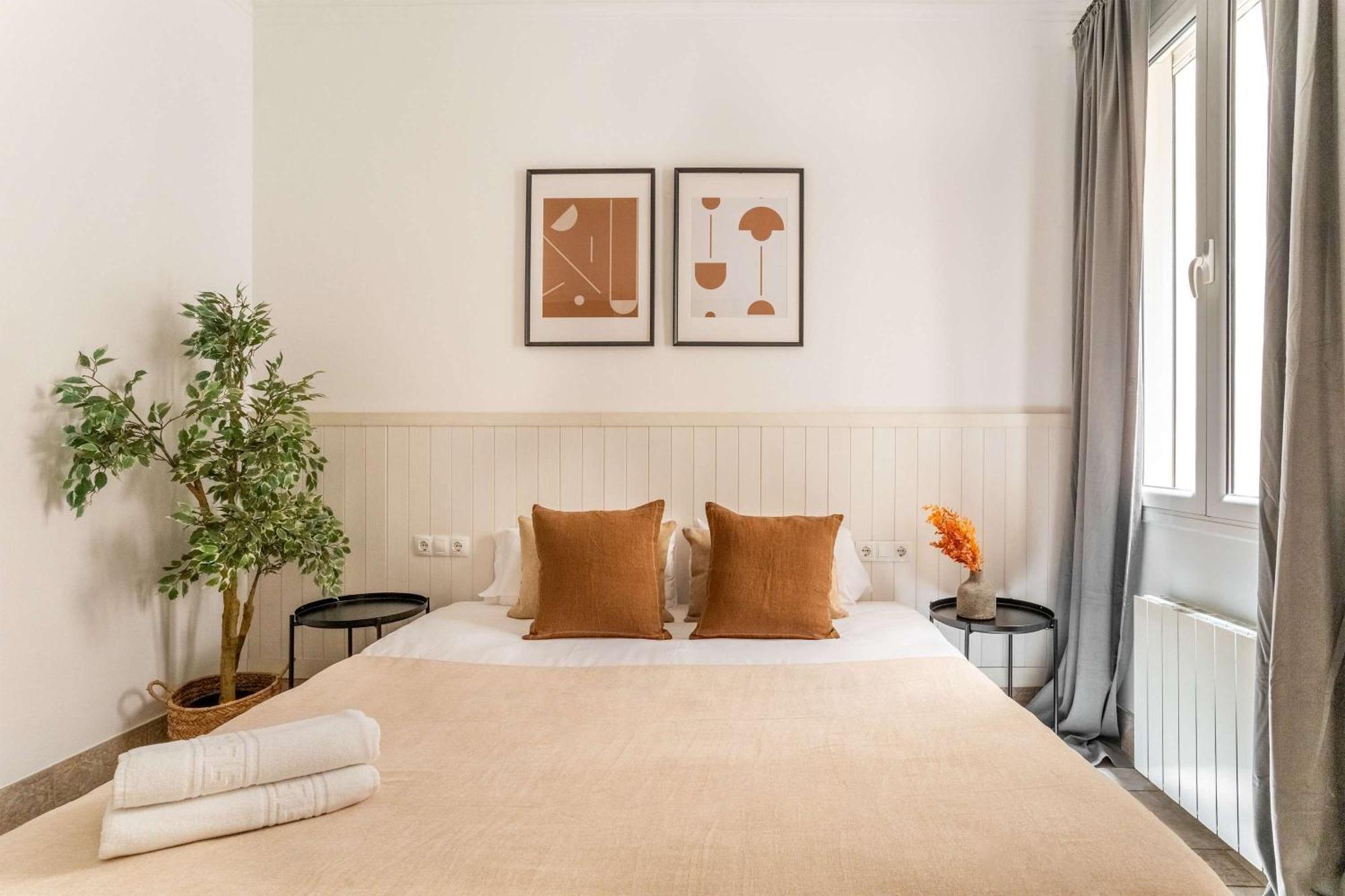 Historic With Private Terrace In Example Appartement